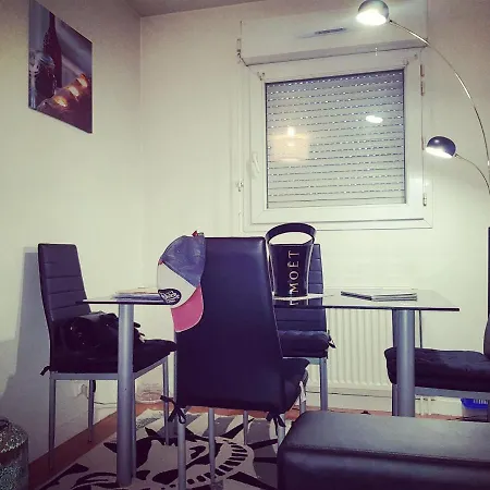 Enzo Apartman *